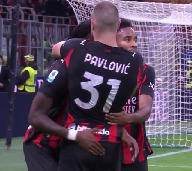 减少持球犹豫的训练方案（持球决断力提升训练方案）