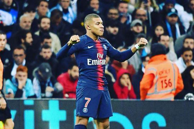 诺伊尔：第三球我知道出击会冒很大风险，当时想提前化解危险（诺伊尔谈第三球：明知出击风险极大，只想提前化解险情）