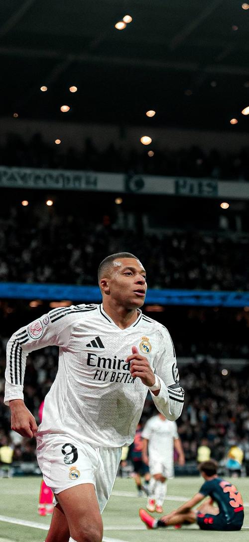 CBA赛场技术统计：广东队三分命中率领先,（CBA技术数据：广东队三分命中率位列第一）