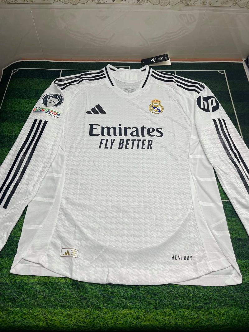 欧冠精彩进球回顾：梅西助攻集锦,（欧冠经典进球盘点：梅西助攻高光时刻）