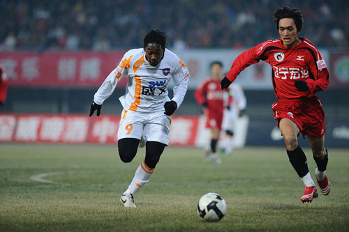 全市场：梅努是那不勒斯的首选，佩莱格里尼和米雷蒂也是候选（全市场：那不勒斯将梅努列为头号引援目标，佩莱格里尼与米雷蒂同为备选）