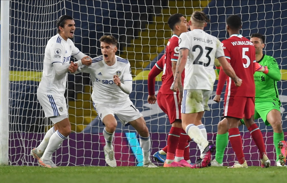 辽宁铁人祝贺重庆铜梁龙冲超：敢打敢拼，晋级中超实至名归（辽宁铁人致贺重庆铜梁龙升入中超：敢打硬仗，当之无愧）