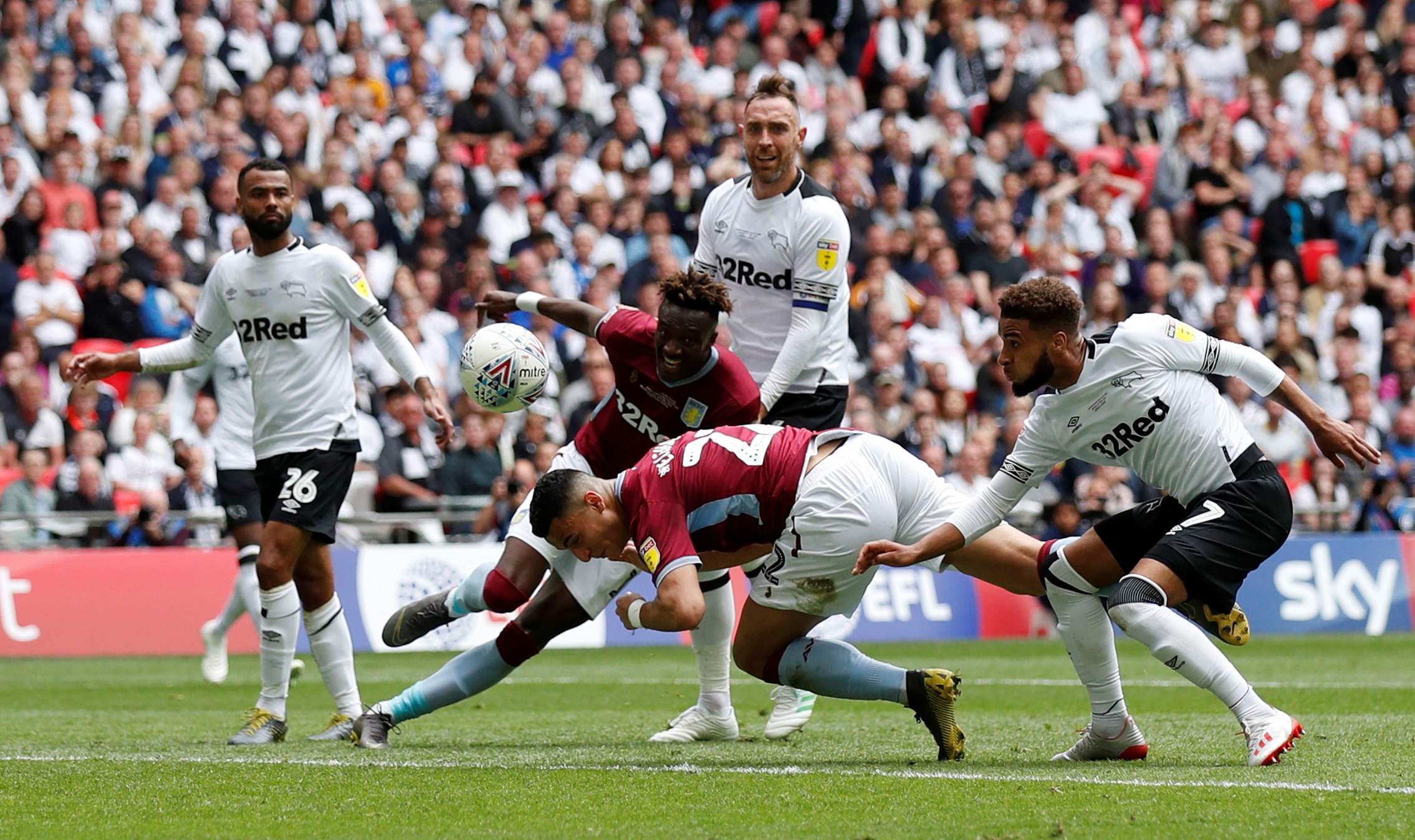 墨尔本德比首发出炉：金森健志、卡普托、维尔格斯在列（墨尔本德比首发名单公布：金森健志、卡普托、维尔格斯入选）