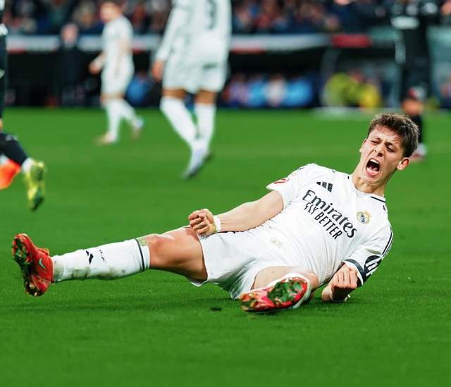 英超战报：维卡里奥送礼，库杜斯破门难救主，热刺1-2富勒姆（英超赛况：维卡里奥失误成祸端，库杜斯破门无力回天，热刺1-2不敌富勒姆）