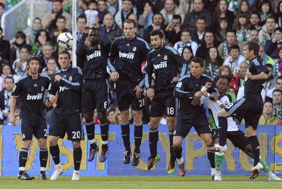 罗体：亚特兰大对帕莱斯特拉要价超4000万欧，球员可能去英超（罗体：亚特兰大为帕莱斯特拉标价超4000万欧，英超或成下家）