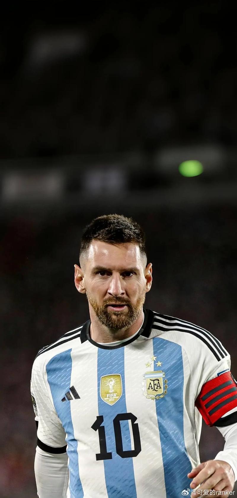 上肢力量对足球的重要性（上肢力量在足球中的关键作用）